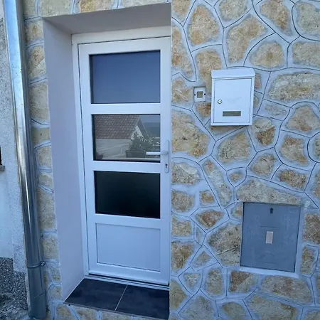 Luca Apartament *