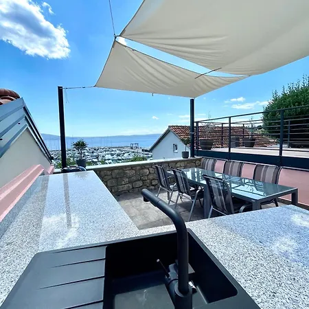 Luca Apartament *